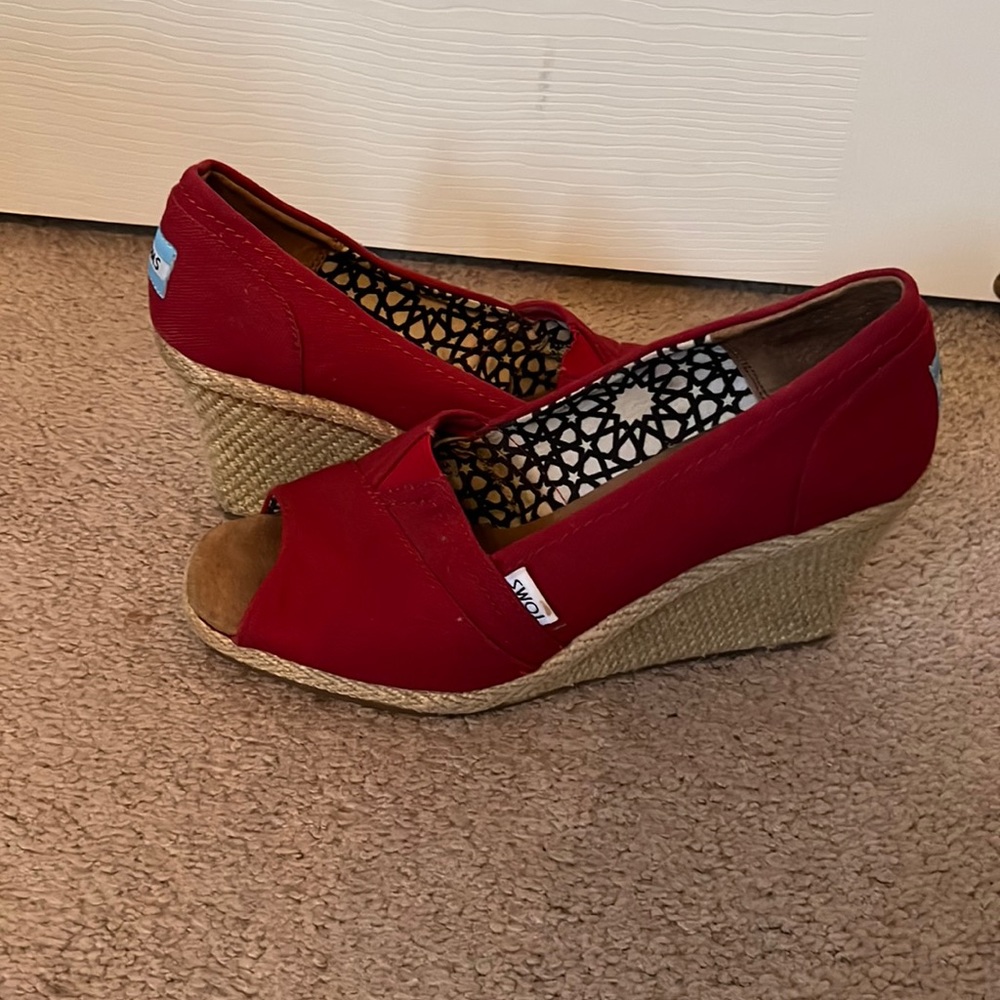 Toms Wedge